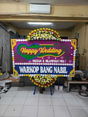 Papan Bunga di Pengkol Nguter